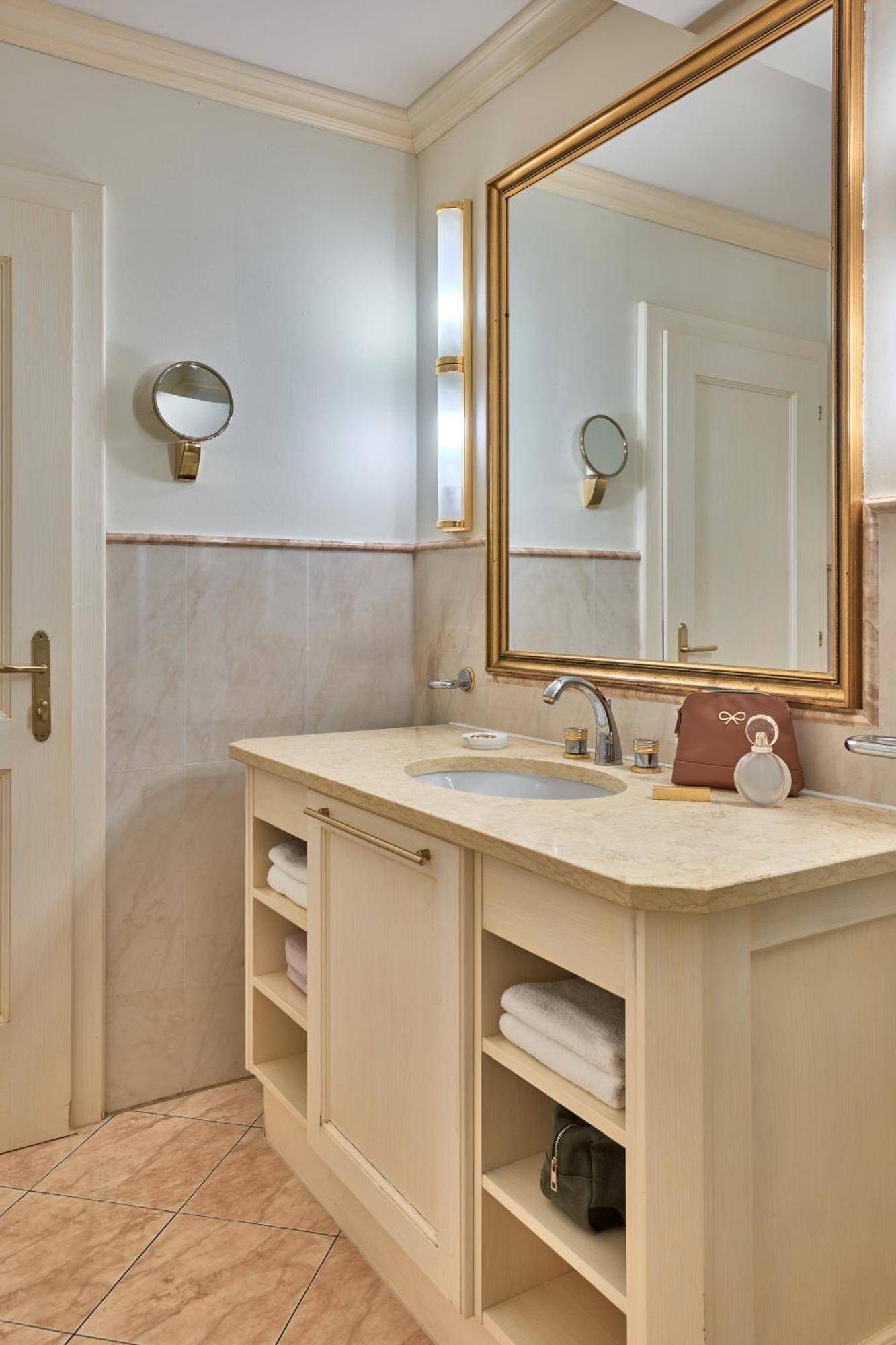 Falkensteiner Aktiv & Familienhotel Cristallo Superior คัทช์แบร์กเฮอเฮอ ภายนอก รูปภาพ